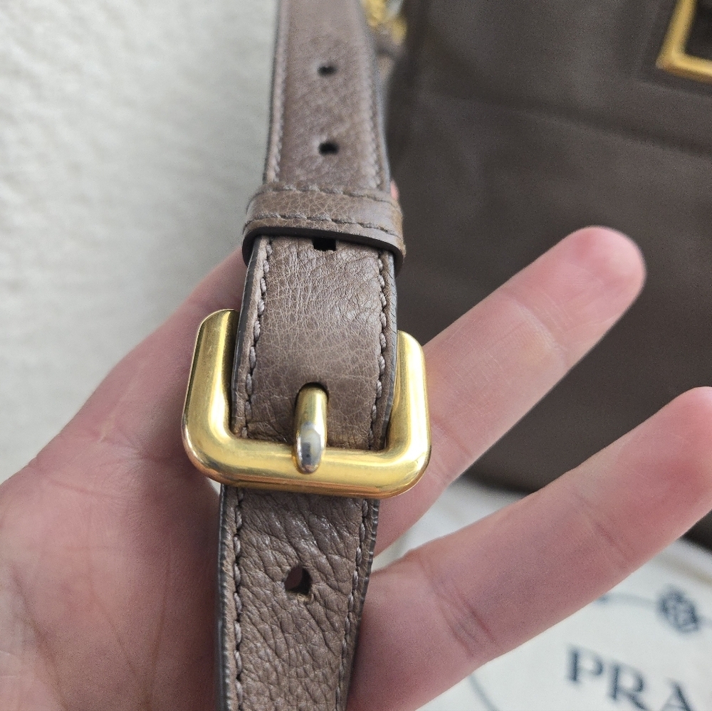 Prada‎ Brown Leather Bag - Picture 10 of 17
